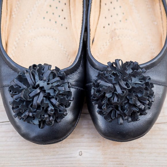 Black Naturalizer N5 comfort flats - Picture 1 of 5
